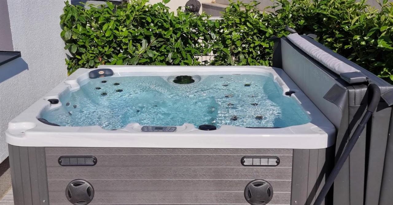Bartol Luxury Apartments Krk Croatia, With Own Hot Tub - Whirlpool Krk Town Exterior foto