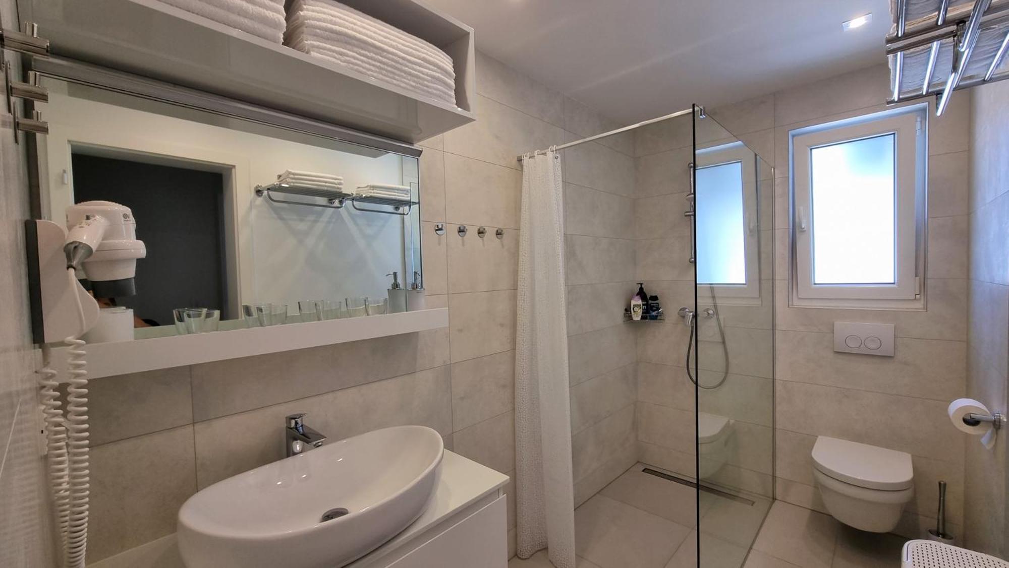 Bartol Luxury Apartments Krk Croatia, With Own Hot Tub - Whirlpool Krk Town Habitación foto